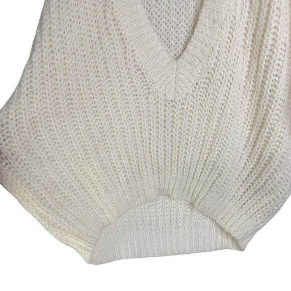 Vintage Croquet Club VTG Sweater Cream White Open Loose Knit DeepV Small Acrylic - Picture 2 of 8